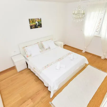 Evelin Affittacamere Makarska